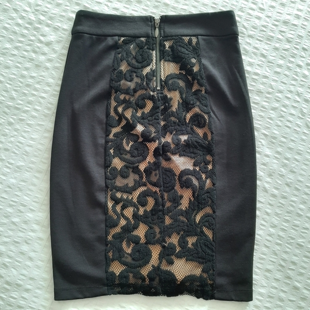 DYNAMITE Black & Tan Lace Overlay Knee Length Pencil Skirt, Size Small - Picture 2 of 7